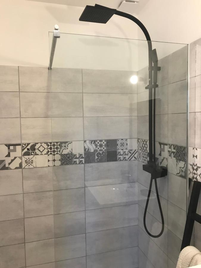 La Pinede Villa Mornas Eksteriør bilde